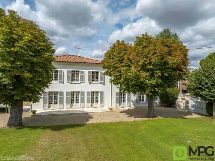 5 bedrooms house for sale in  France