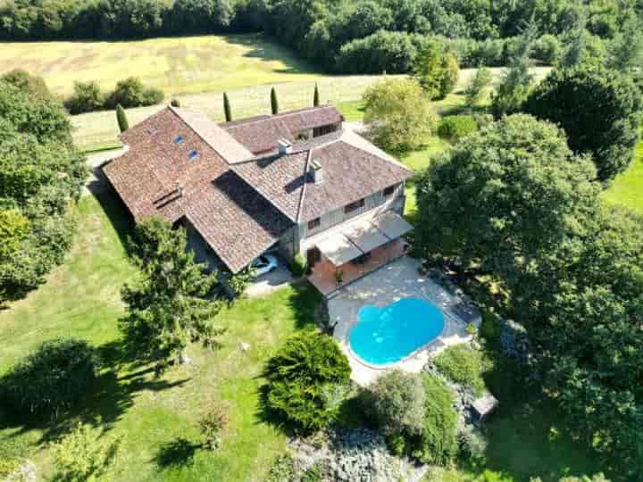 5 bedrooms house for sale in  France