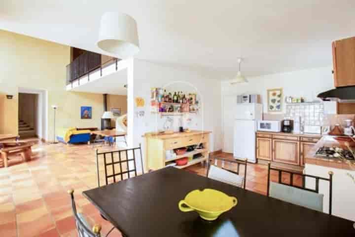 5 bedrooms house for sale in Murs, France