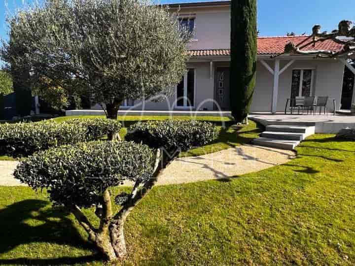 4 bedrooms house for sale in  France