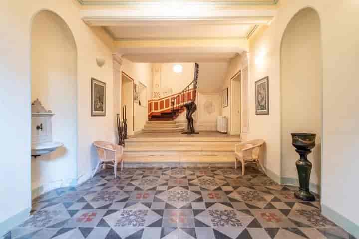 10 bedrooms house for sale in  France