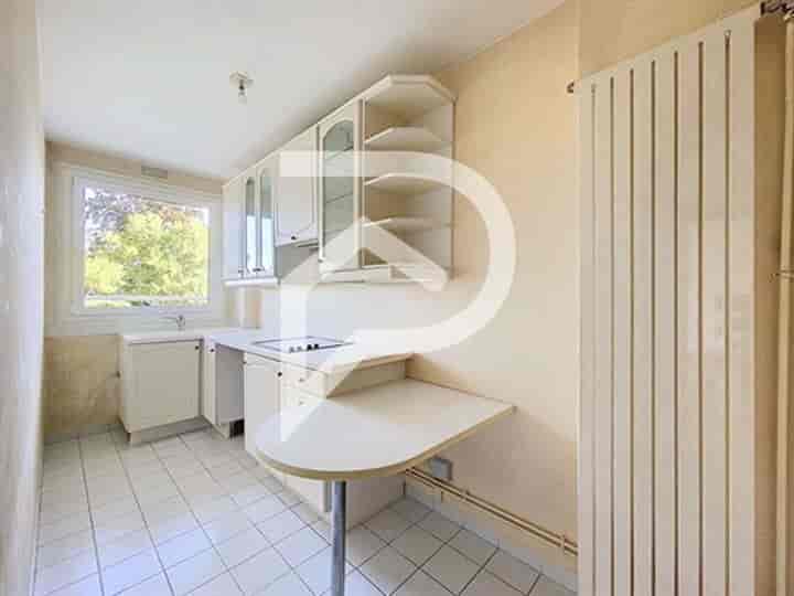 1 bedroom apartment for sale in Fourqueux, France