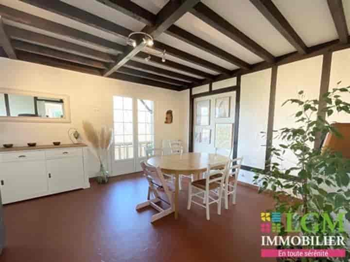 5 bedrooms house for sale in Saint-Lon-les-Mines, France