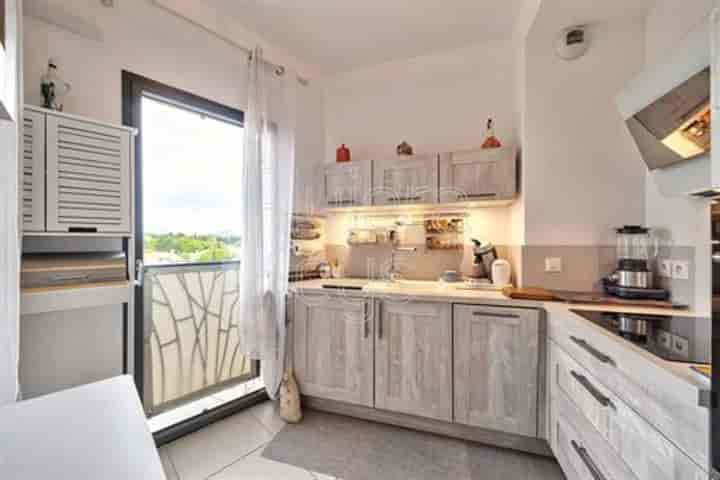 2 bedrooms apartment for sale in Frejus, France