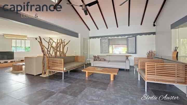 House for sale in Sainte-Anne, France