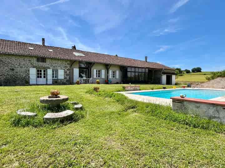 4 bedrooms house for sale in  France