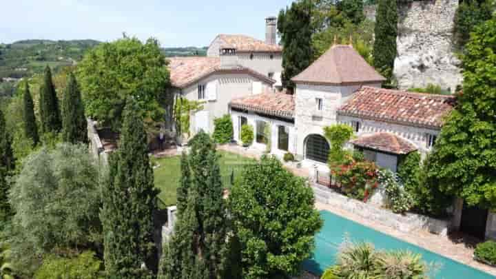 6 bedrooms house for sale in  France