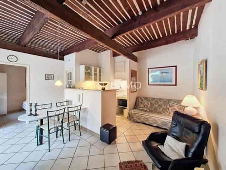 1 bedroom apartment for sale in Maubec, France