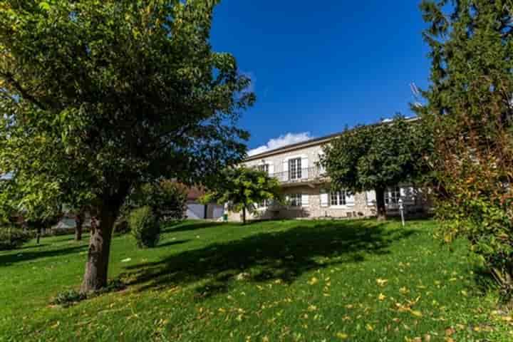 7 bedrooms house for sale in Monflanquin, France