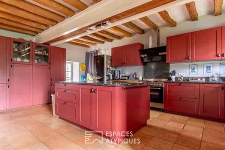 6 bedrooms house for sale in Murs-Erigne, France