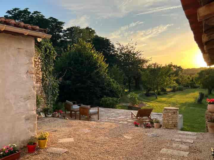 2 bedrooms house for sale in  France