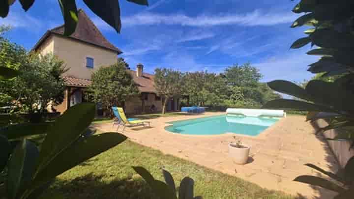 6 bedrooms house for sale in Sarlat-la-Caneda, France