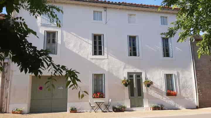 4 bedrooms house for sale in  France