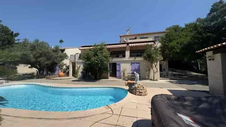 8 bedrooms house for sale in Saint-Aygulf, France