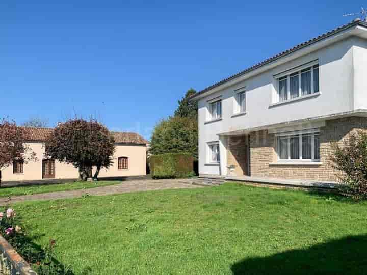 10 bedrooms house for sale in Sauze Vaussais, France