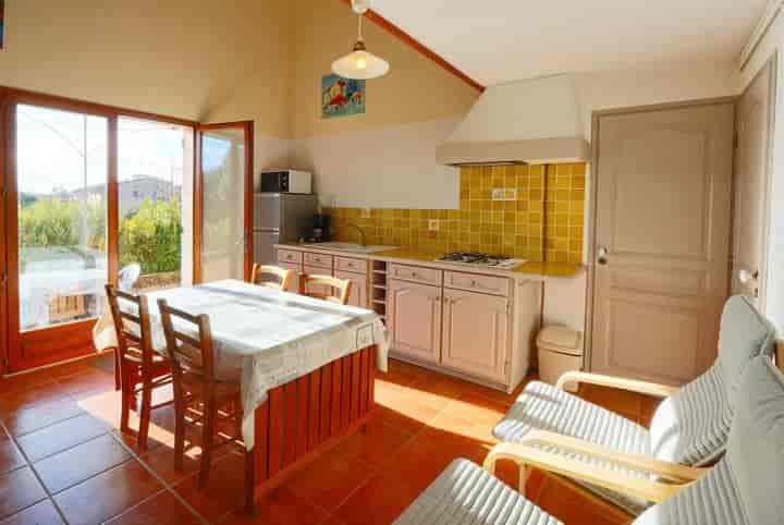 10 bedrooms house for sale in Saint-Saturnin-les-Apt, France