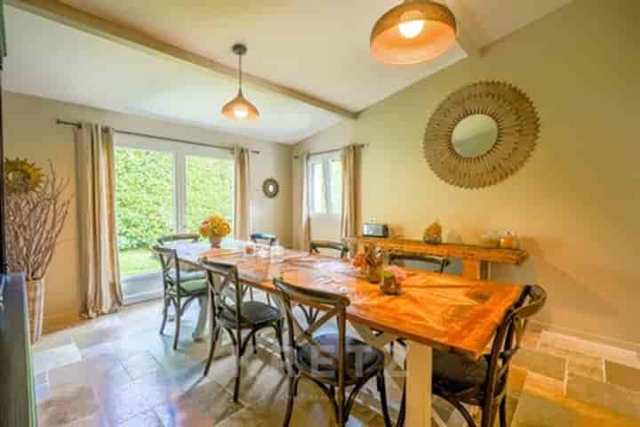 7 bedrooms house for sale in Neuvy-le-Roi, France