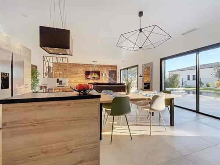 House for sale in Nimes, France