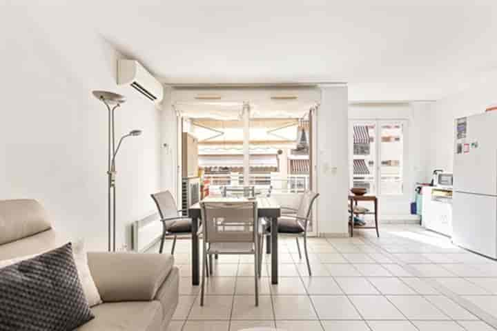 2 bedrooms apartment for sale in Antibes, France