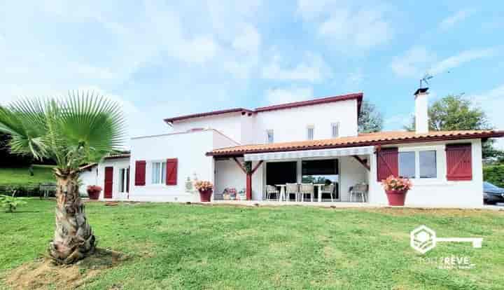 5 bedrooms house for sale in AMENDEUIX ONEIX, France