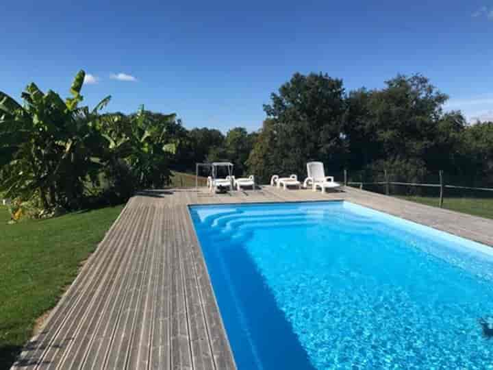 6 bedrooms house for sale in Saux-et-Pomarede, France