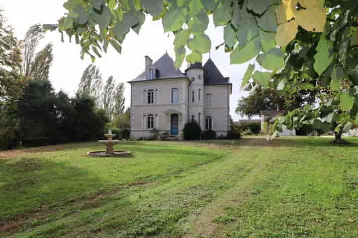 6 bedrooms house for sale in mirambeau, France