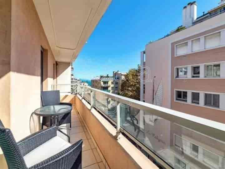 1 bedroom apartment for sale in Antibes, France