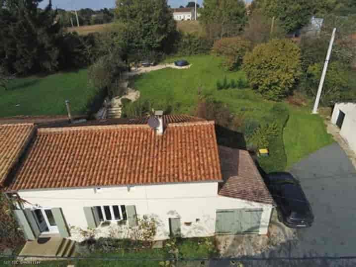 2 bedrooms house for sale in Nanteuil-en-Vallee, France