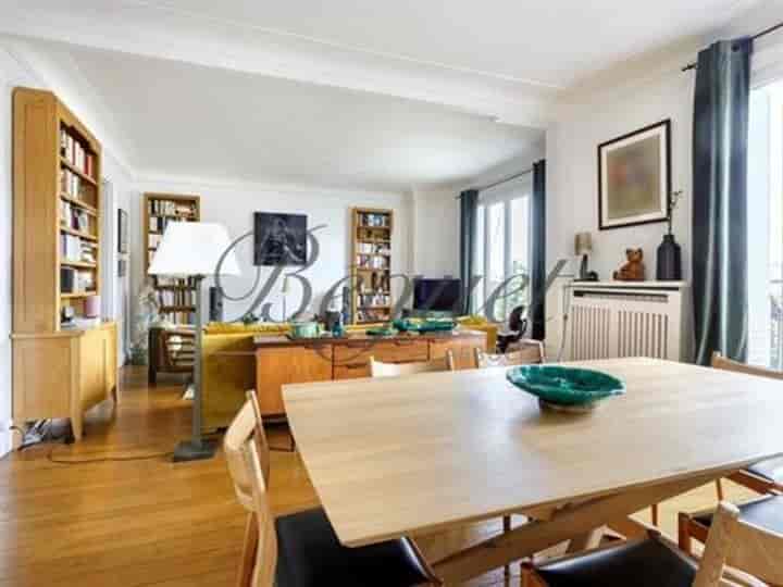 2 bedrooms apartment for sale in Paris 16eme, France