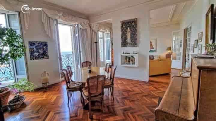 3 bedrooms apartment for sale in Marseille 7eme, France