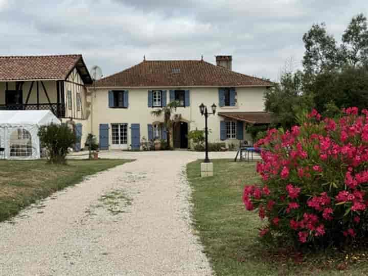 15 bedrooms house for sale in Mirande, France