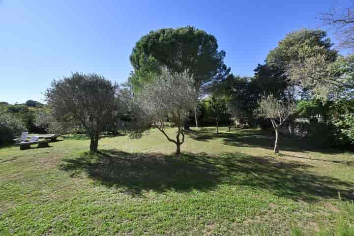 5 bedrooms house for sale in Uzes, France