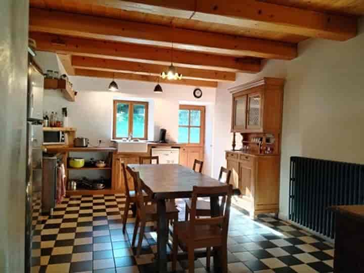 5 bedrooms house for sale in Pupillin, France