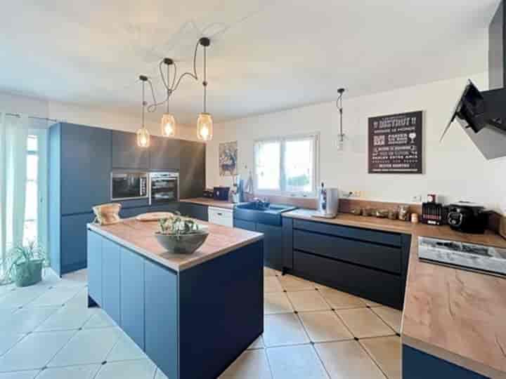 5 bedrooms house for sale in Cluny, France