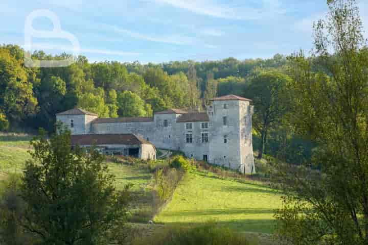 15 bedrooms house for sale in courbiac, France