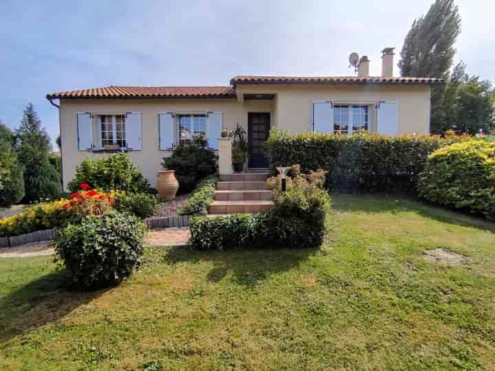 3 bedrooms house for sale in bressuire, France