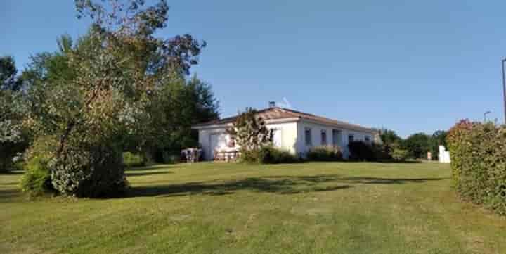 4 bedrooms house for sale in Saint-Sauveur, France