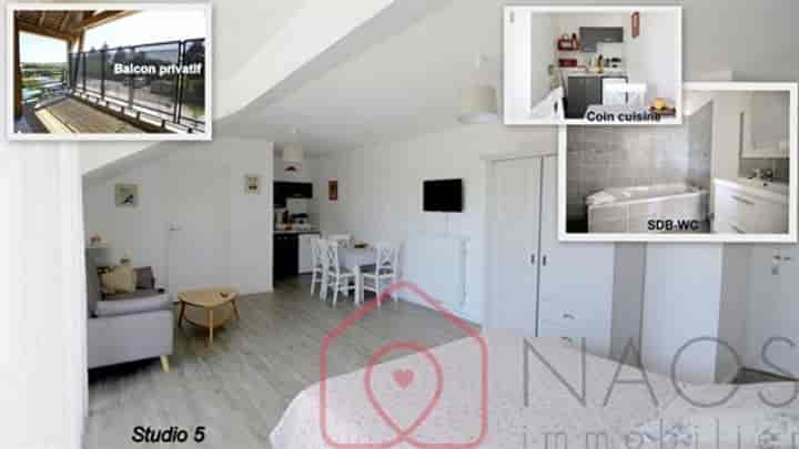 10 bedrooms house for sale in Mer, France