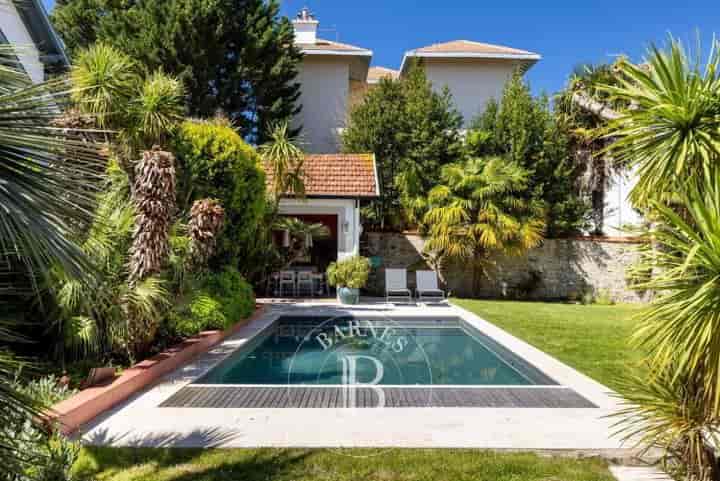 7 bedrooms house for sale in  France