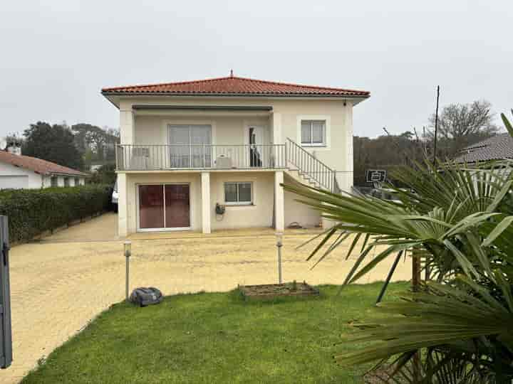 6 bedrooms house for sale in meschers sur gironde, France