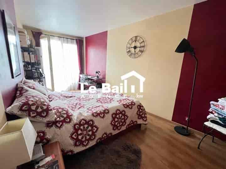 1 bedroom other for sale in Osny, France