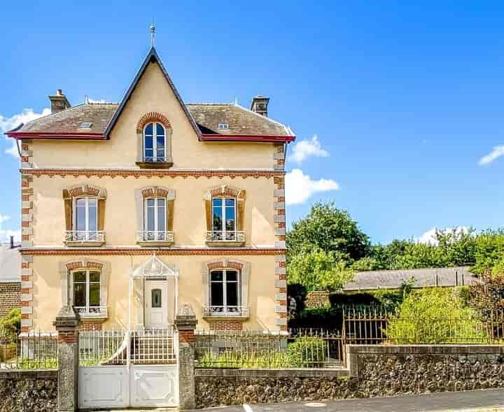 4 bedrooms house for sale in Mayenne (53), France