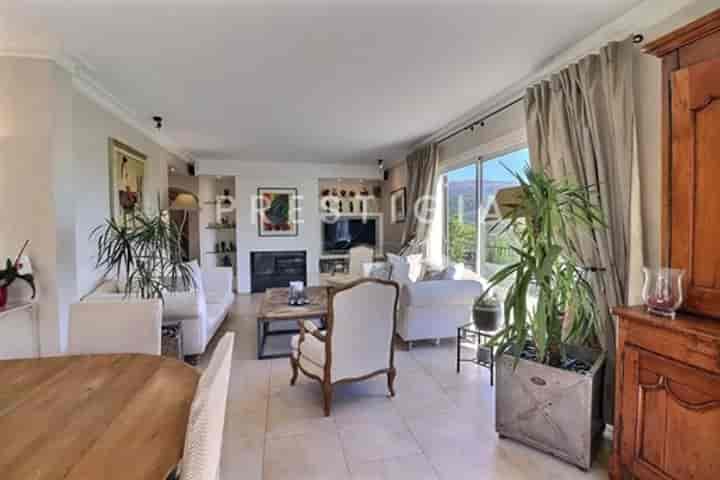 6 bedrooms house for sale in Peymeinade, France