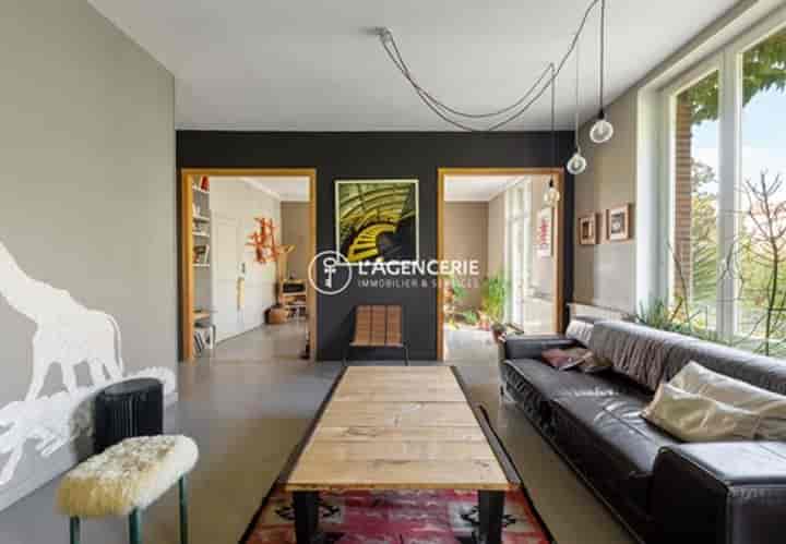 6 bedrooms house for sale in Saint-Sulpice, France