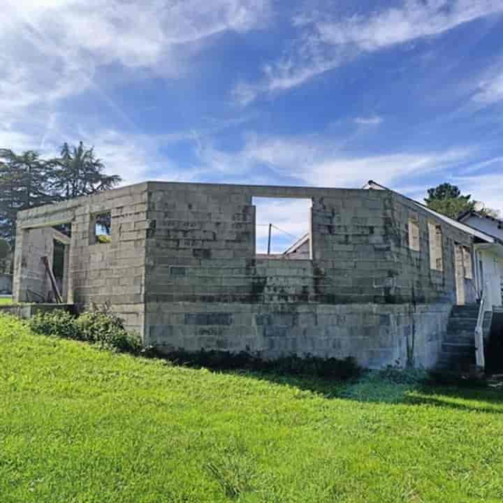 4 bedrooms house for sale in Buros, France