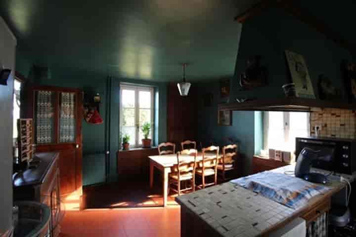 4 bedrooms house for sale in Anlezy, France