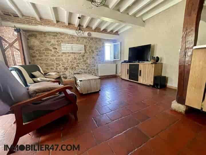 6 bedrooms house for sale in Clermont-Dessous, France