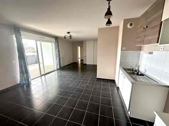 2 bedrooms other for sale in Le Haillan, France