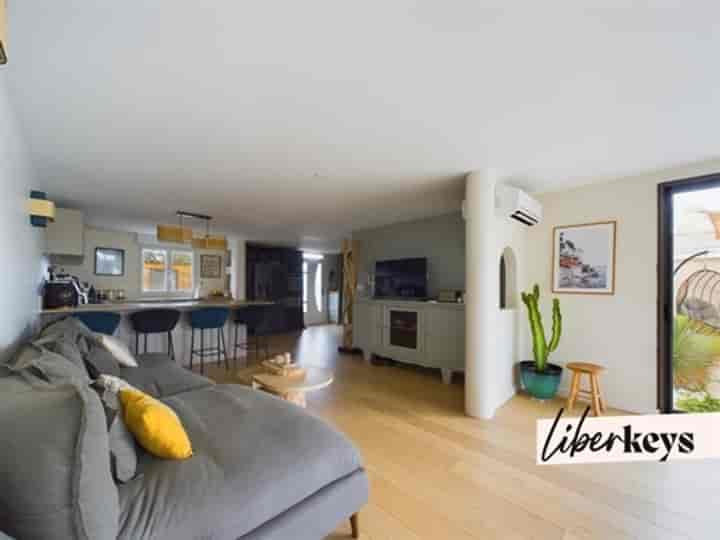 5 bedrooms house for sale in Merignac, France