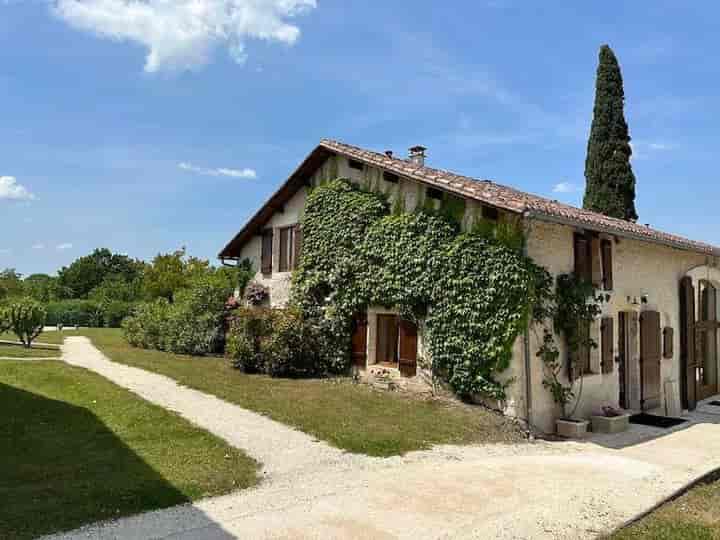 4 bedrooms house for sale in  France